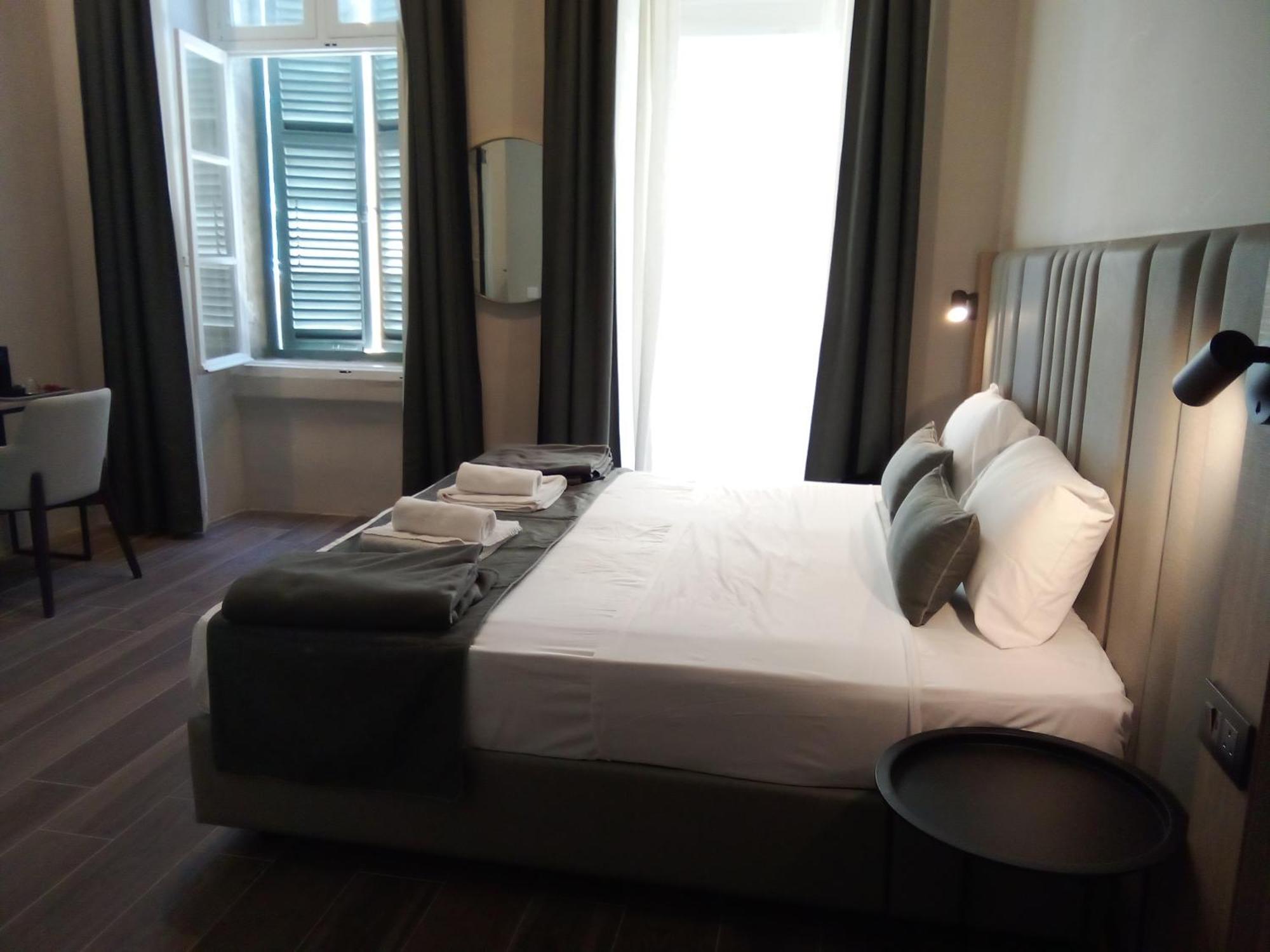 Mulberry Suites 瓦莱塔 外观 照片